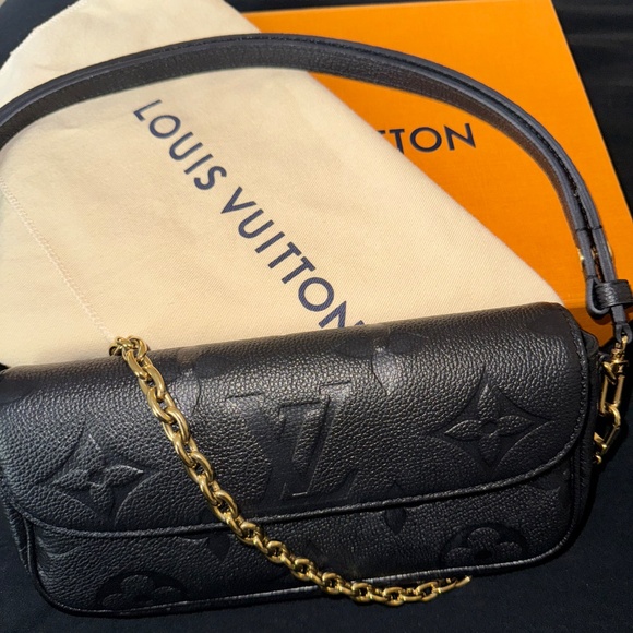 Louis Vuitton - Wallet on chain - Picture 7 of 7